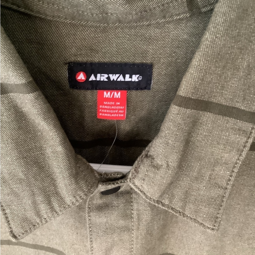 Airwalk Men’s Short Sleeve Shirt, Snap Button – Size Medium - Olive Green - Picture 3 of 7